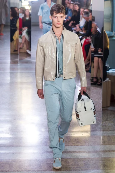 Look 41